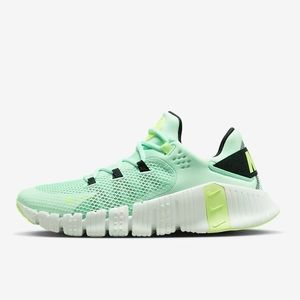 NWT! Nike free Metcon 4